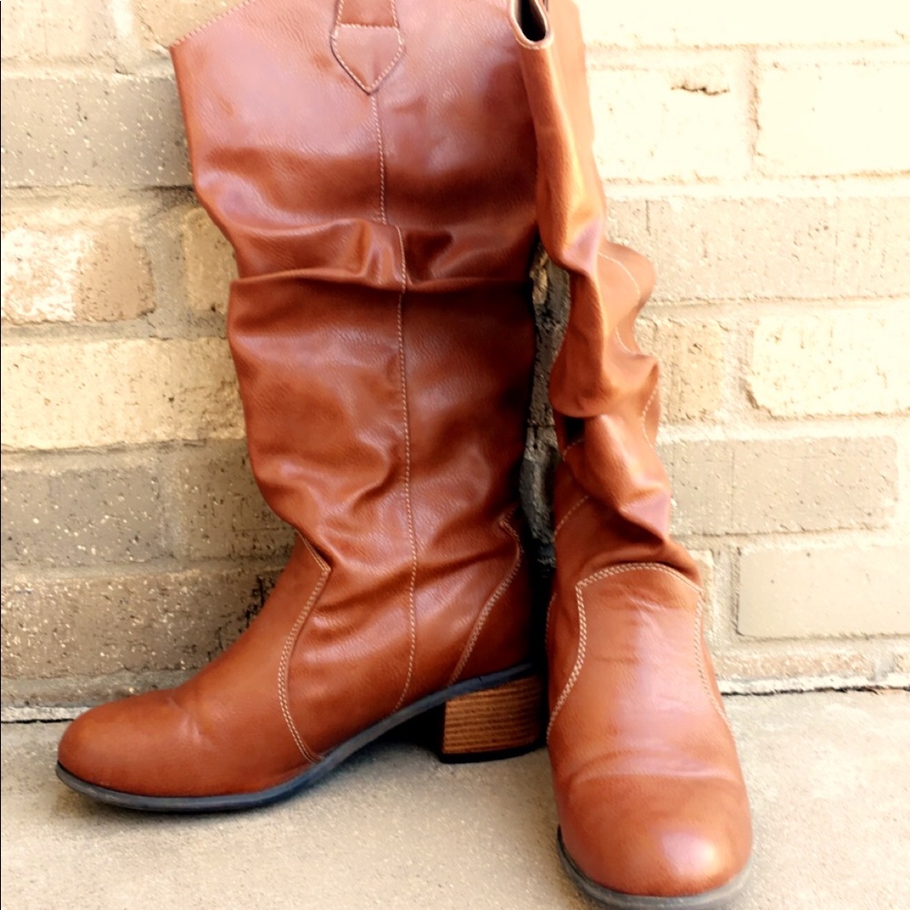 Super cute heel boots they look absolutely great with Fall outfits 🍁🍂🧣